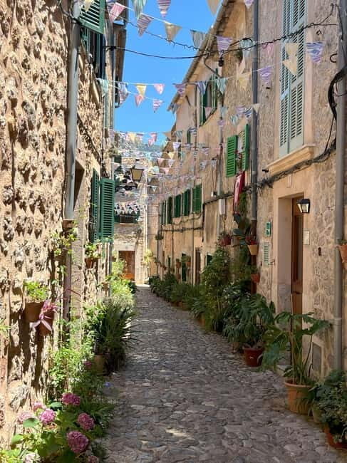 Secret Corners and Tastes of Mallorca by Private SUV Tour - Key Points