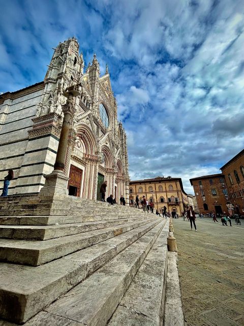 “Secret of Siena” City E-Bike Tour - Booking and Cancellation Policy