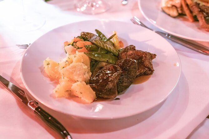 Secret Wonders Magic Dinner Show Ticket in Vienna - Key Points