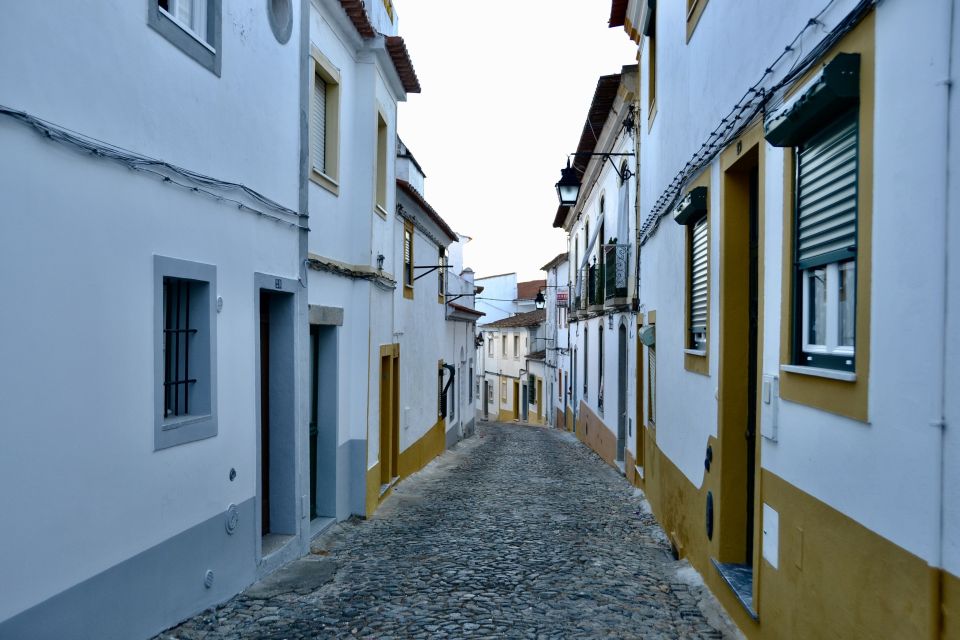 Secrets of Évora, a Self-Guided Interactive Discovery Game - Insights From a Local