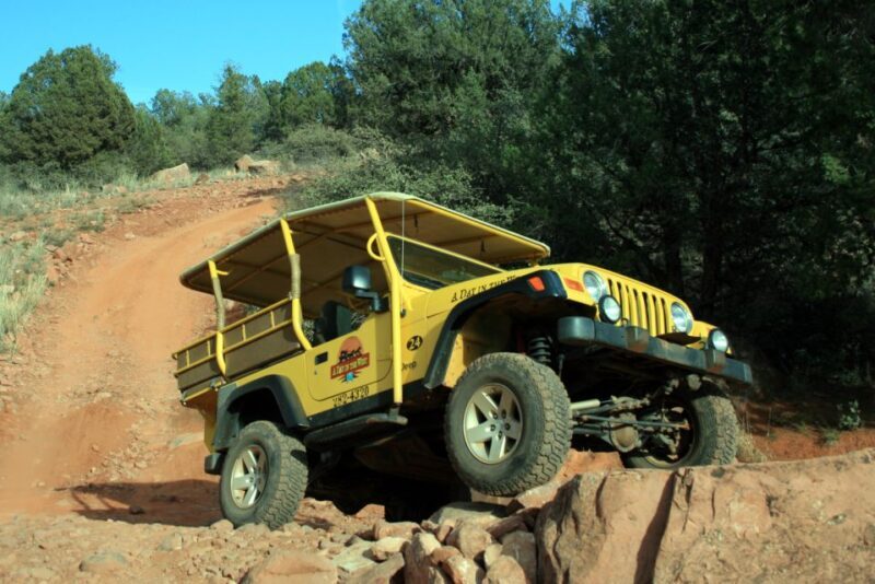 Sedona: PRIVATE Extreme Diamondback Gulch 4x4 Jeep Tour - The Guide and the Narrative