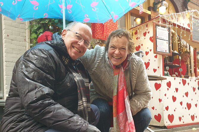 See Love Signs: an Inspiring Private Walking Tour in the Hagues Royal Quarter - Discovering Love Signs