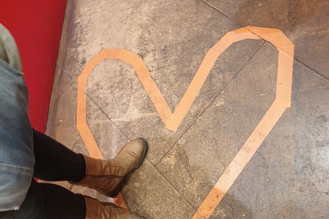 See Love Signs: an Inspiring Private Walking Tour in the Hagues Royal Quarter - Tour Meeting Details