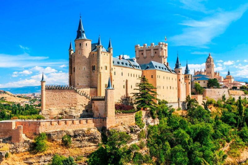 Segovia Guided Visit, Alcazar & Hiking With High Speed Train - Highlights and Experiences