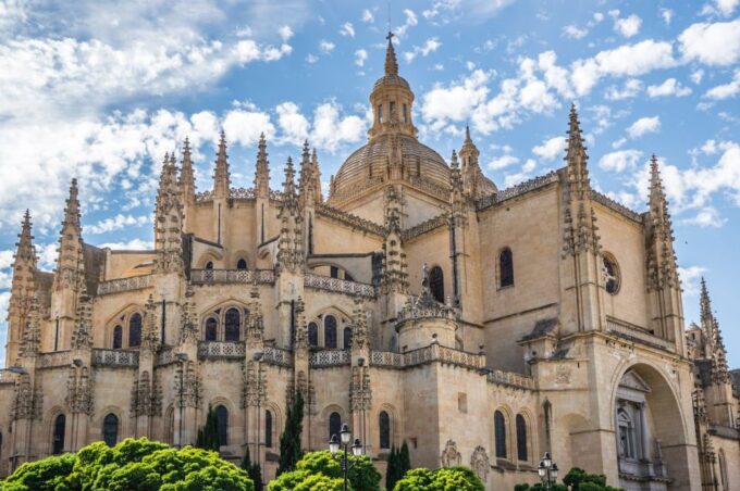 Segovia Guided Visit, Alcazar & Hiking With High Speed Train - Inclusions and Exclusions