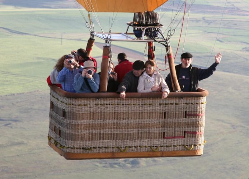 Segovia: Hot Air Balloon Flight With Optional Transfer - Flight Duration and Altitude