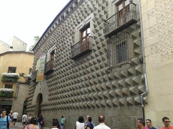 Segovia private tour from Madrid by private car - Key Points