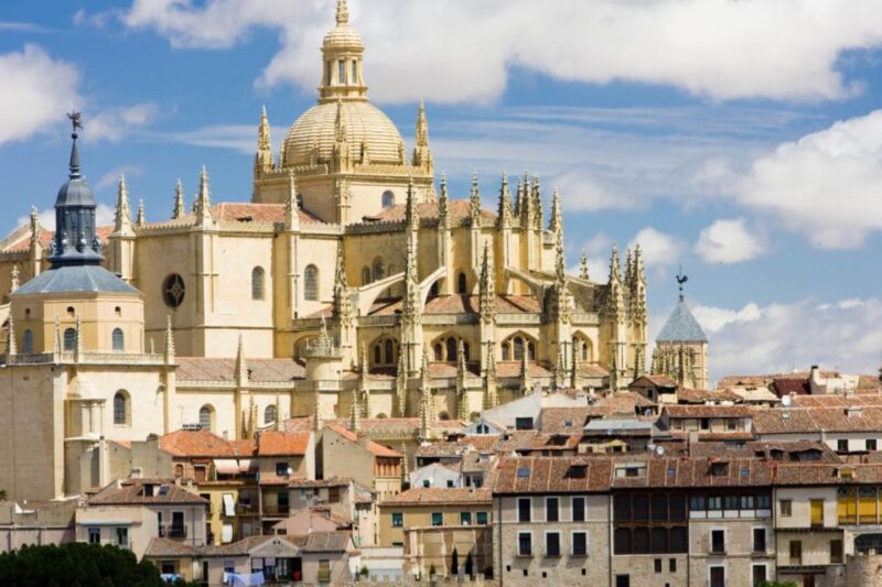 Segovia: Self-Guided Audio Tour on Your Phone - Tour Features