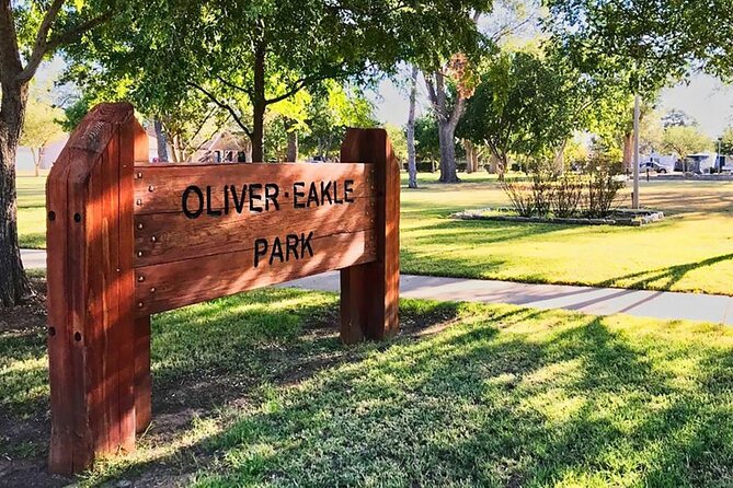 Self-Guided Amarillo Scavenger Hunt: Amarillo Art & Elms - Good To Know