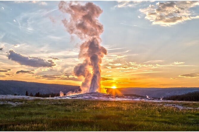 Self Guided Audio Walking Tour of Old Faithful Geyser Basin - Key Points