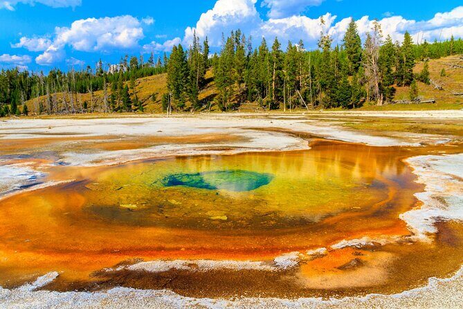 Self Guided Audio Walking Tour of Old Faithful Geyser Basin - Giant Geyser: The Roman Coliseum of Yellowstone