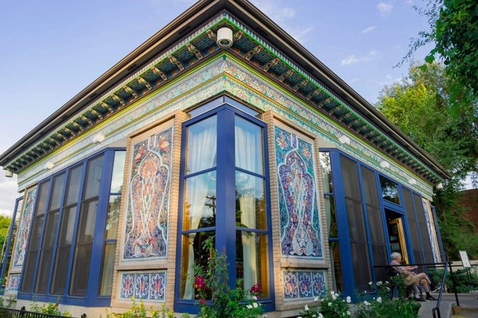Self-Guided Boulder Scavenger Hunt: Along The Foothills - Discovering Hidden Gems Along the Way