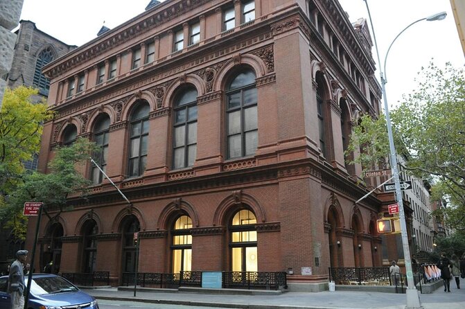 Self-Guided Brooklyn Scavenger Hunt: Elephants Roamed Brooklyn - About Your Stay
