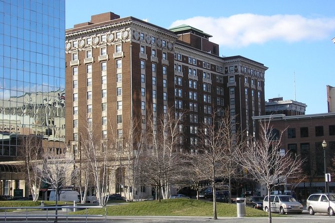 Self-Guided Grand Rapids Scavenger Hunt: Round River City - Accessibility Features