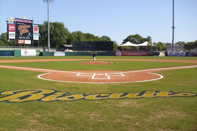 Self-Guided Montgomery Scavenger Hunt: History & Heroes - Capture Memorable Moments in Photos