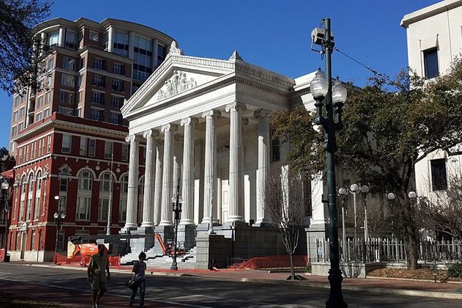 Self-Guided New Orleans Scavenger Hunt: Getting Down To Business - Capturing Memorable Moments