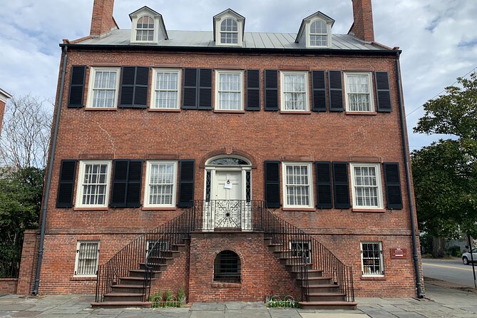 Self-Guided Old Squares of Savannah Solo Walking Tour - Meeting and End Points