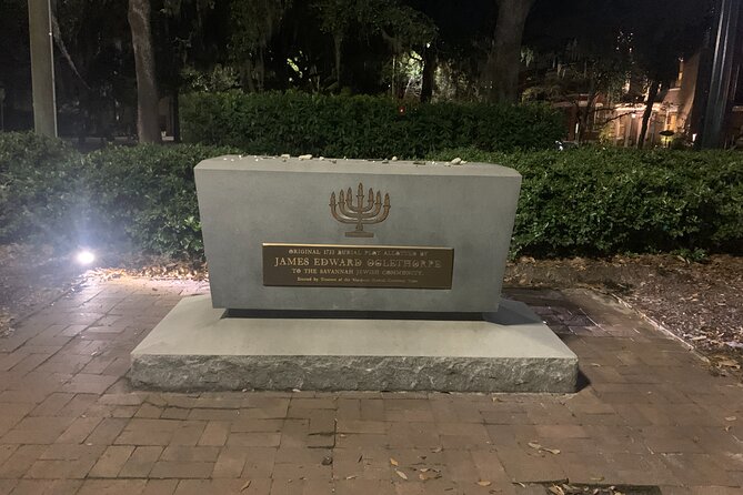 Self-Guided Old Squares of Savannah Solo Walking Tour - Accessibility and Accommodations