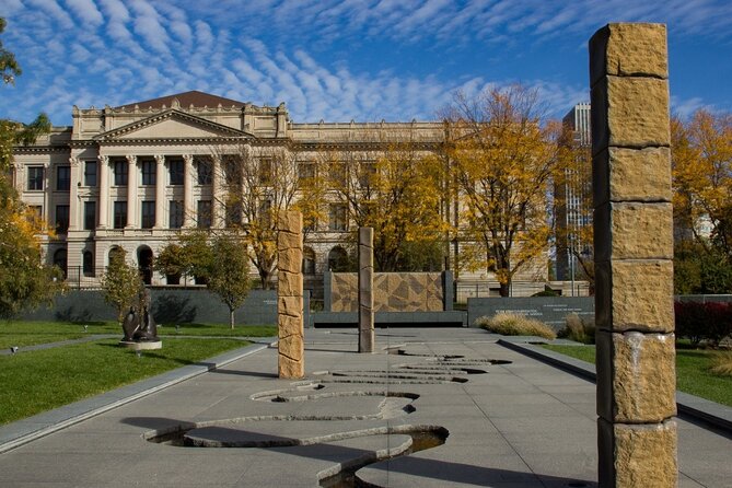 Self-Guided Omaha Scavenger Hunt: The West's Glorious Gateway - Capturing Memorable Moments as a Photographer