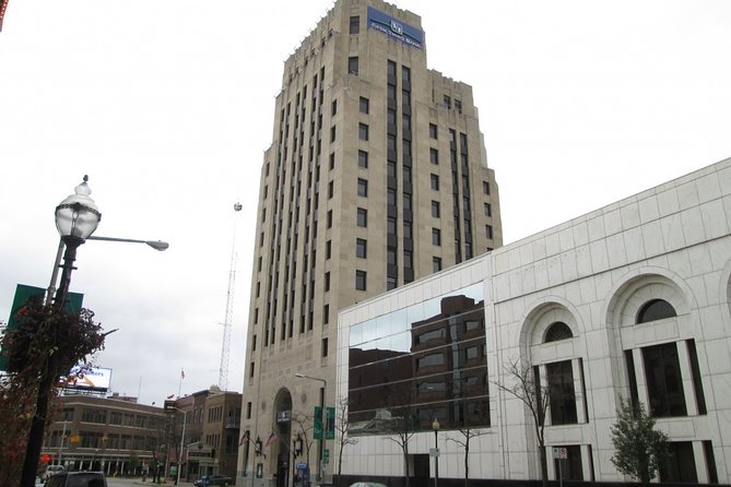 Self-Guided Scavenger Hunt: Kalamazoo Fun - Utilizing the Lets Roam App