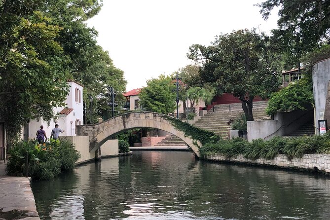 Self-Guided Scavenger Hunt: The Spirits Of San Antonio - Experience the Lets Roam App