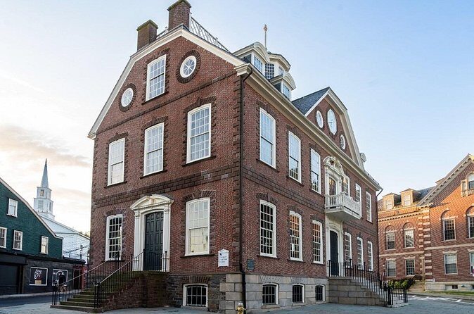 Self guided Tour of the Old Colony House - Practical Details for Your Visit