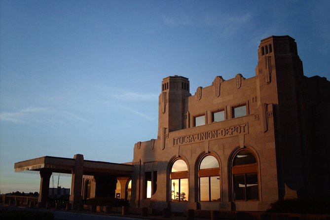 Self Guided Tulsa Scavenger Hunt: Center of the Universe - Unlocking Tulsas Hidden Gems