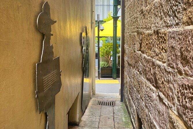 Self-Guided Walking Tour in Hidden Trails of The Rocks of Sydney - Who Should Consider This Tour?