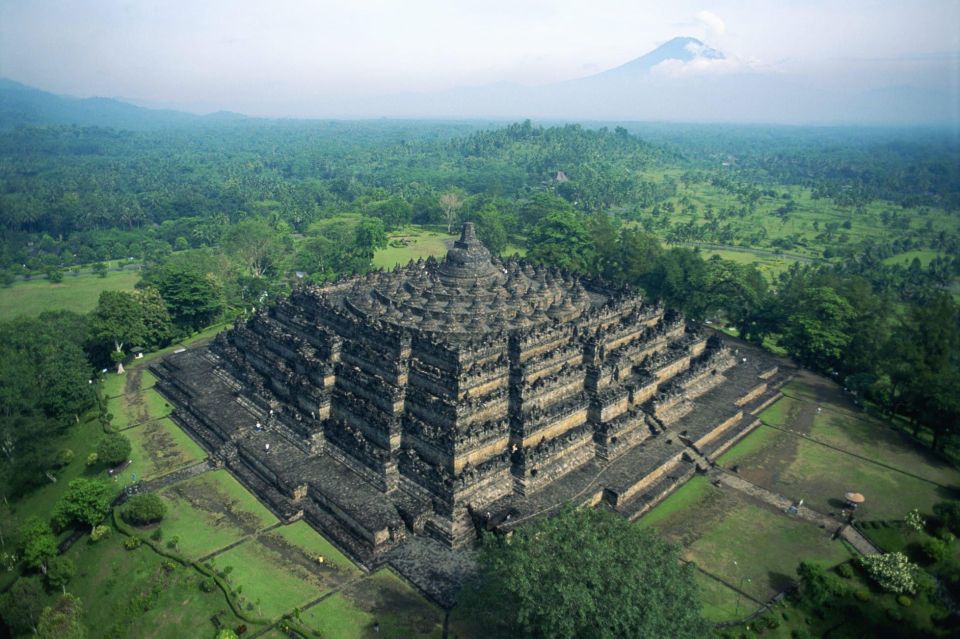 Semarang Port :Exploration Borobudur With Expert Local Guide - Guided Tour of Borobudur