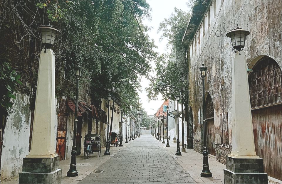 Semarang: Private City Highlights Shore Excursion With Guide - Vibrant Local Markets