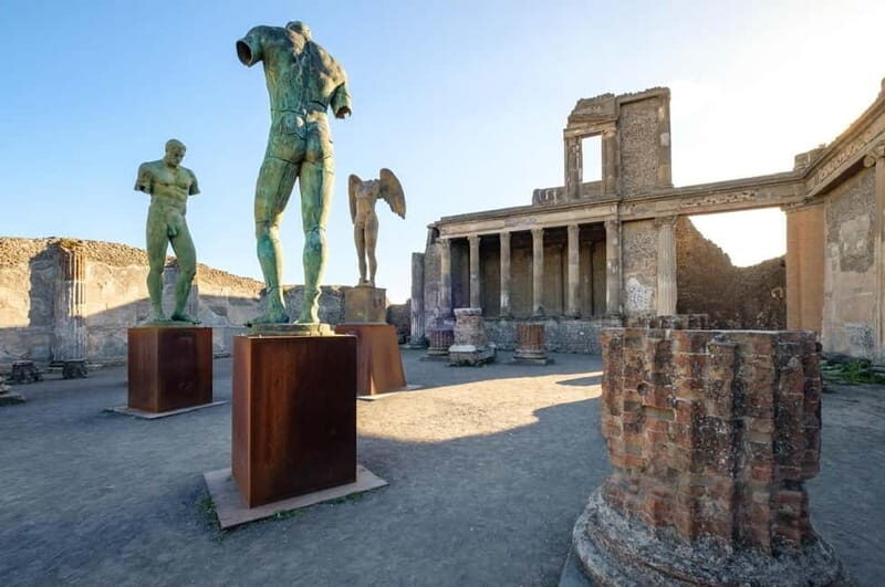 Semi-private Pompeii guided tour and typical lunch from Rome - Key Points