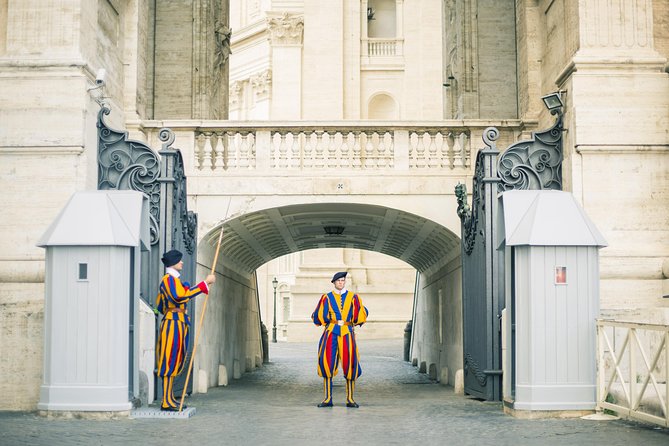 Semi Private Vat Museums, Sistine Chapel & St Peter/ Hotel Pickup - Touring St. Peters Basilica
