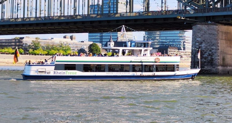 Seniors' cruise with live music on the MS RheinTreue - Key Points