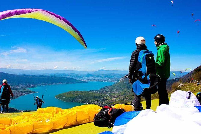 Sensation paragliding flight over the magnificent Lake Annecy - Sensation Paragliding Flight Over the Magnificent Lake Annecy