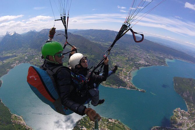 Sensation paragliding flight over the magnificent Lake Annecy - Who Will Love This Experience?