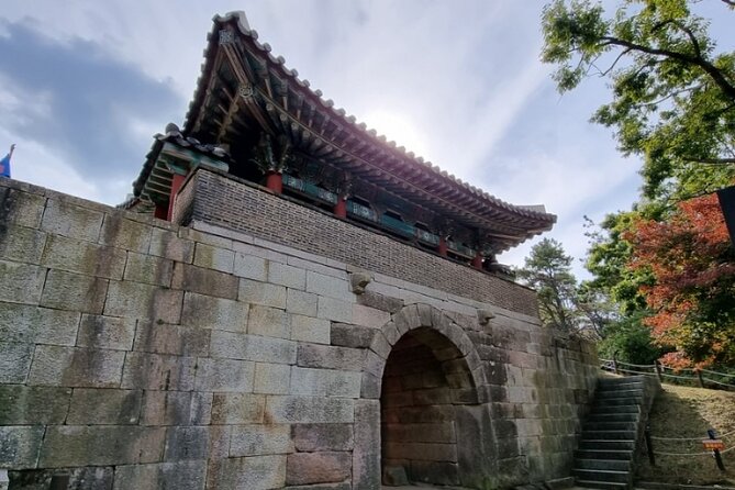 Seokbulsa Temple to Geumjeongsan Fortress[Hiking+Cable Car] - Seokbulsa Temple