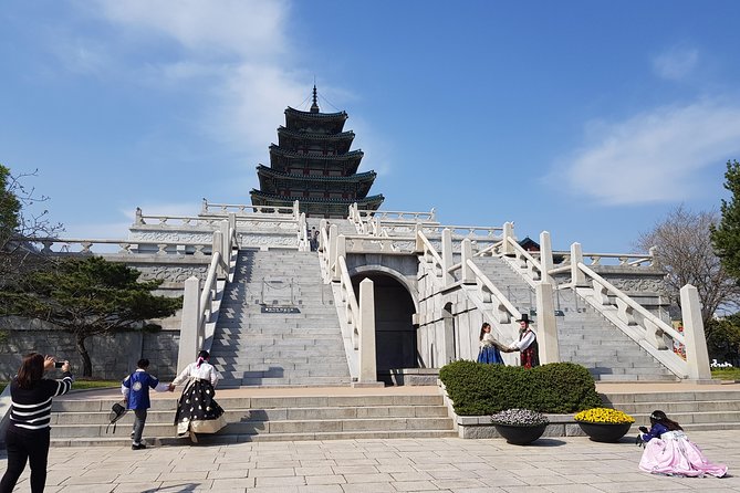 Seoul City Sightseeing Tour Including Gyeongbokgung Palace, N Seoul Tower, and Namsangol Hanok Village - Insadong