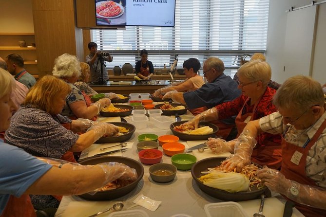 Seoul Cultural Tour - Kimchi Making, Gyeongbok Palace With Hanbok - Traditional Hanbok Experience