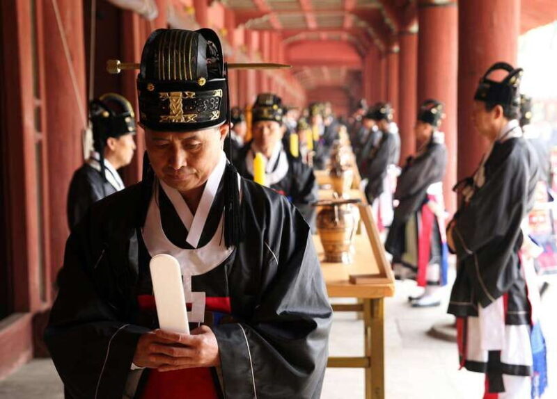 Seoul: Full-Day Royal Palaces Private Tour - Key Points