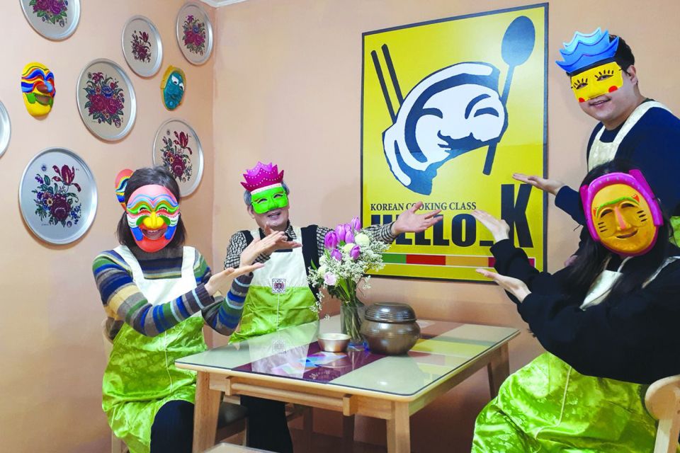 Seoul: Korean Cooking Class at a Local Home and Market Tour - Learning Korean Phrases