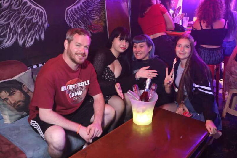 Seoul: LGBTQ+ Pub Crawl and Drag Show with Local Drag Queen - The Sum Up