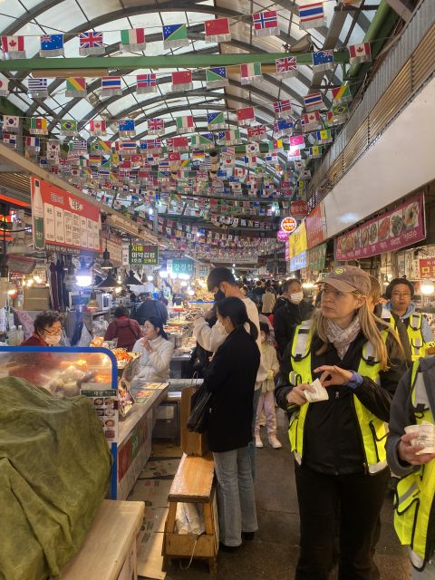 Seoul: Market Food Tour & Evening Ebike Ride - Neighborhood Explorations