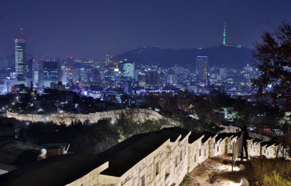 Seoul: Nighttime Tour of Palace, Market, Naksan Park & More - Booking and Payment