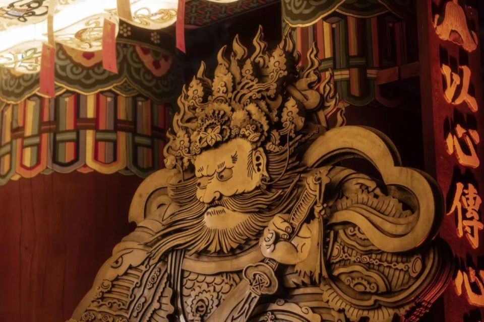 Seoul: Palace, Temple and Market Guided Foodie Tour at Night - Key Points