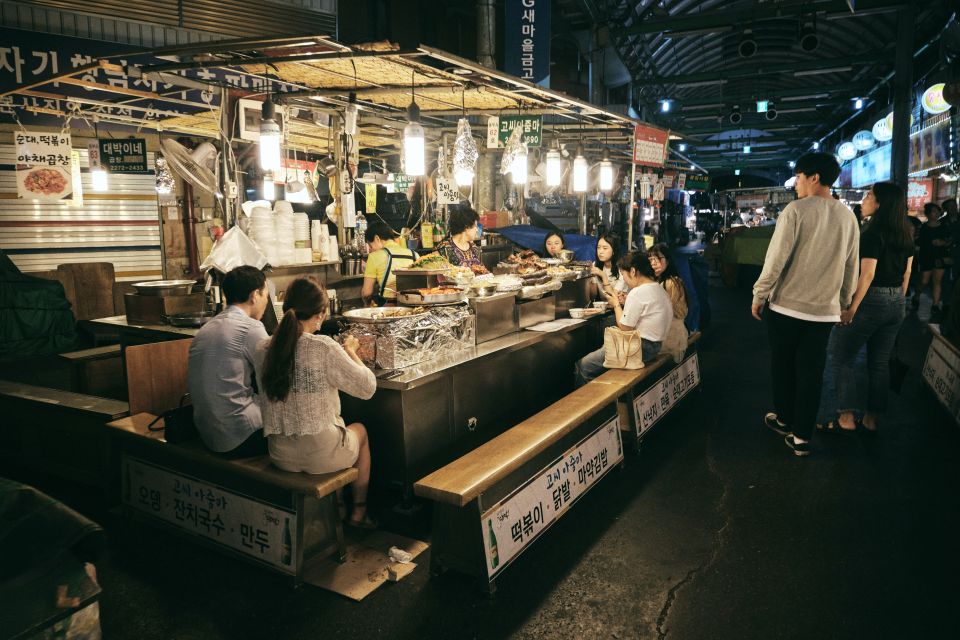 Seoul: Palace, Temple and Market Guided Foodie Tour at Night - Jogyesa Temple Tranquil Ambiance