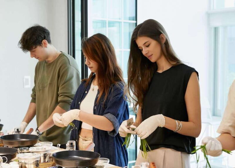 Seoul: Premium Korean Feast Cooking Class - Key Points