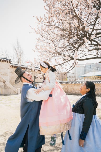 Seoul : Taking a Memorable Photo - Capturing Sangam World Cup Park