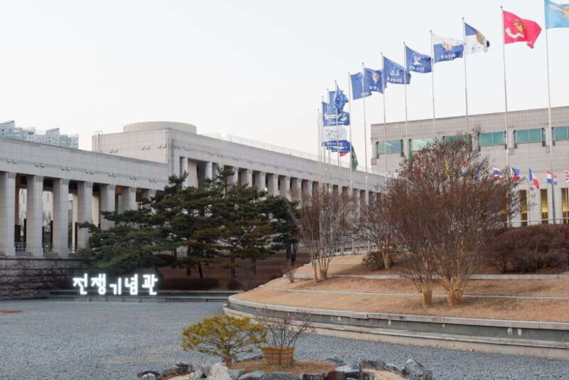 Seoul: The War Museum, Jogyesa, and Tapgol Park Tour - An In-Depth Look at the Tour Experience