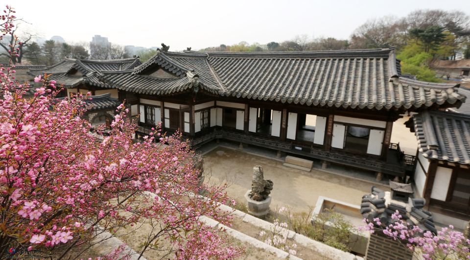 Seoul: UNESCO Heritage Palace, Shrine, and More Tour - Gyeongbokgung Palace