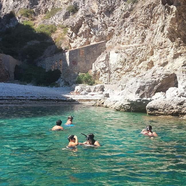 Sesimbra: Private boat trip in the Arrábida Natural Park. - Exploring the Arrábida Natural Park by Boat
